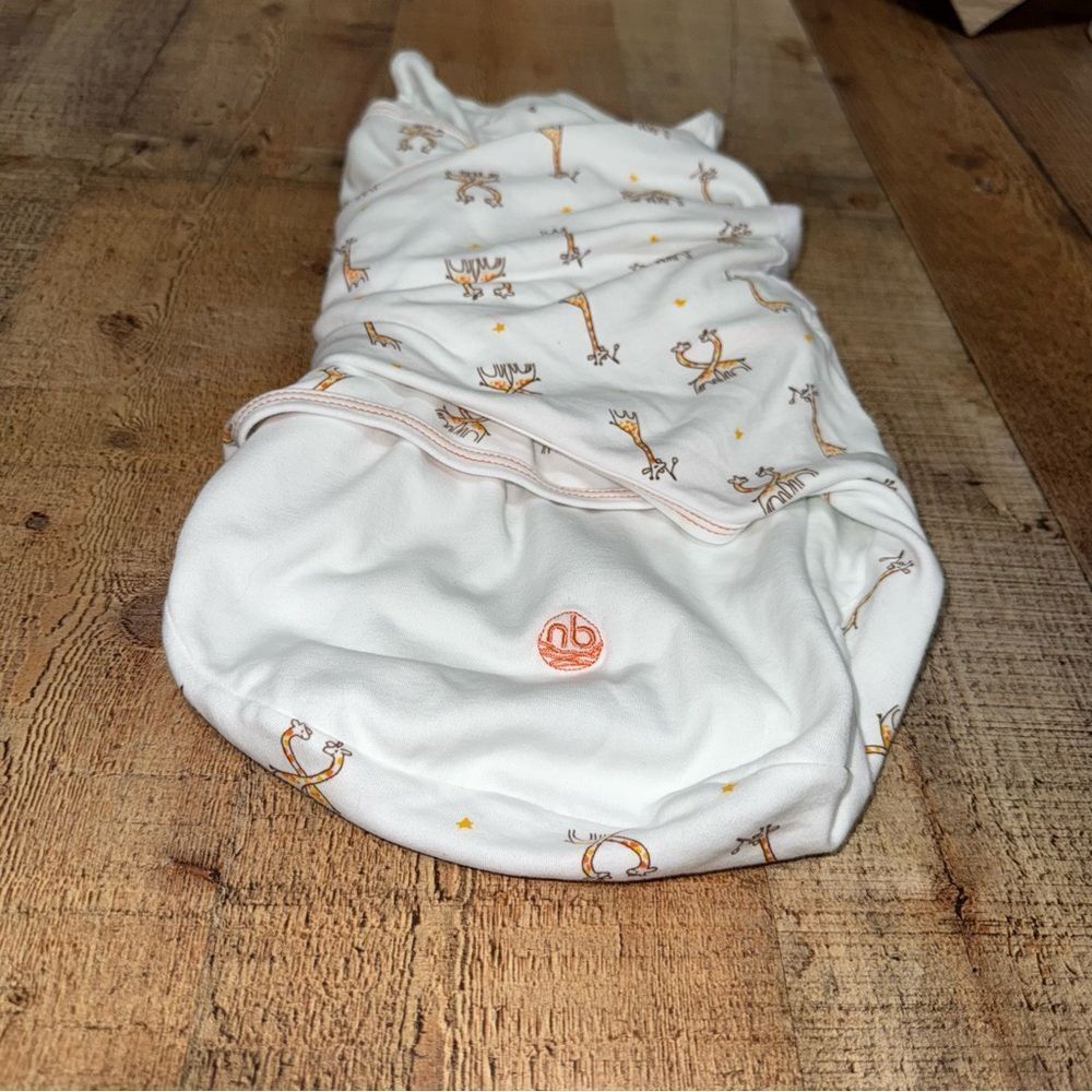 Nested Bean -  Zen 100% Cotton Swaddle Wrap giraffe 7-18lb 
S/L